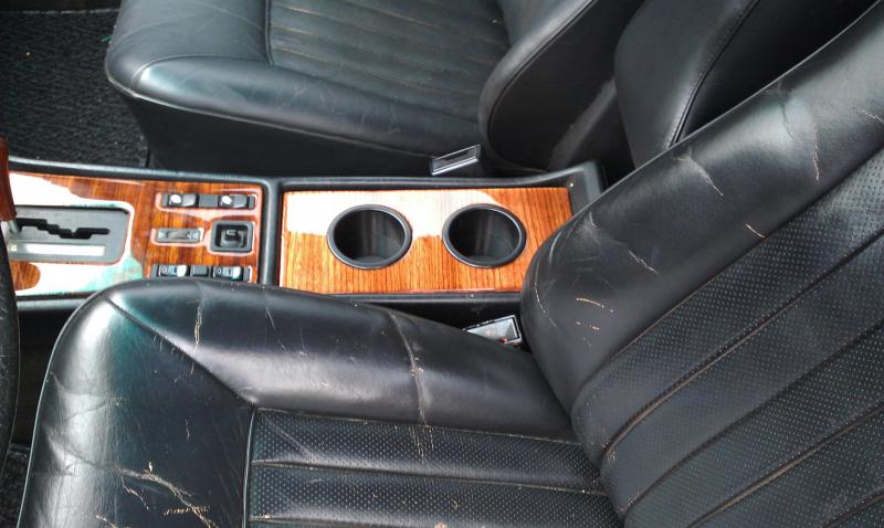 W201 cup holder deals