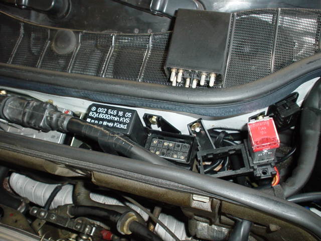Simple question-W126, Fuel pump relay-where? - PeachParts Mercedes