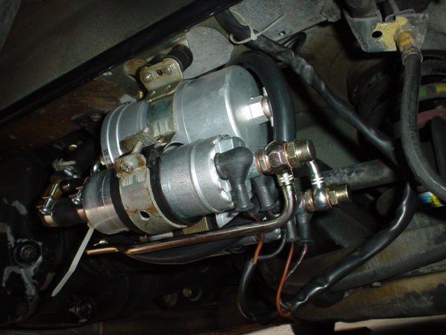 check valves for fuel line in 1989 190E 2.6 PeachParts Mercedes