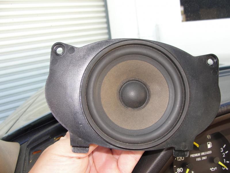 1990 W126's driver side front dash speaker fails... PeachParts